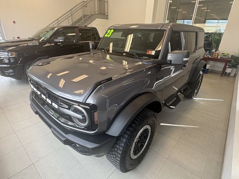 Used 2023 Ford Bronco Outer Banks w/ Sasquatch Package AWD/4WD image 2