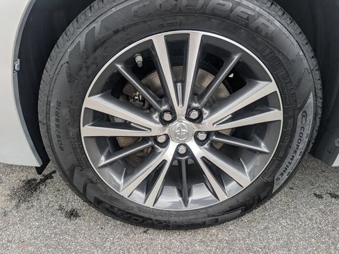 Used 2016 Toyota Corolla LE FWD image 11