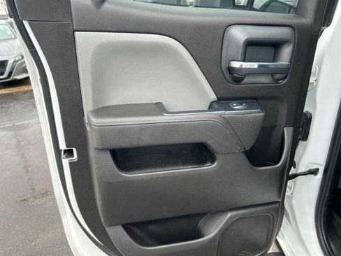 Used 2018 Chevrolet Silverado 1500 Custom w/ Custom Value Package image 28