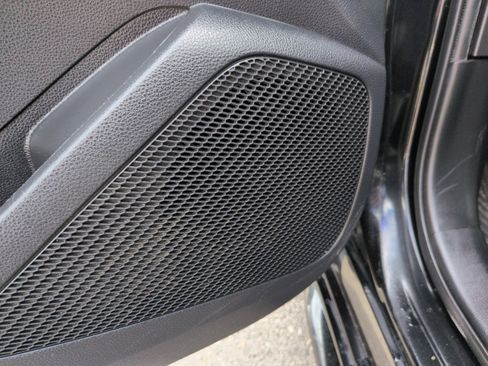 Used 2020 Toyota Corolla LE image 15