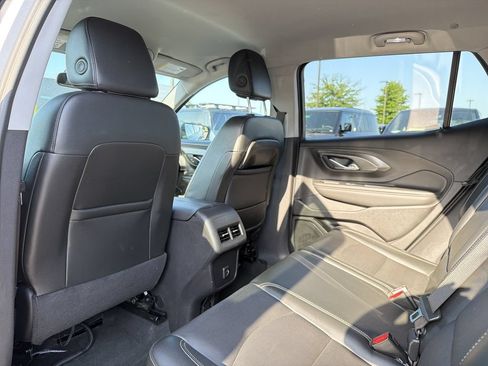 Used 2024 GMC Terrain SLT AWD/4WD image 12