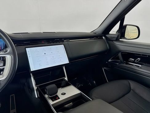 Certified 2025 Land Rover Range Rover Long Wheelbase SE AWD/4WD image 26