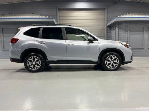 Used 2021 Subaru Forester Premium w/ Popular Package #1 AWD/4WD image 8