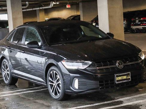 Certified 2023 Volkswagen Jetta Sport image 3