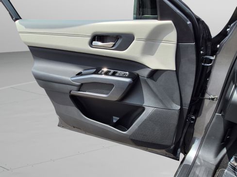 New 2026 Nissan Pathfinder SL FWD image 24