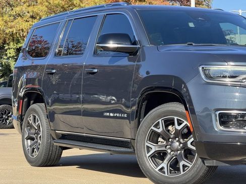 Used 2023 Jeep Wagoneer Series III w/ Convenience Group I image 3