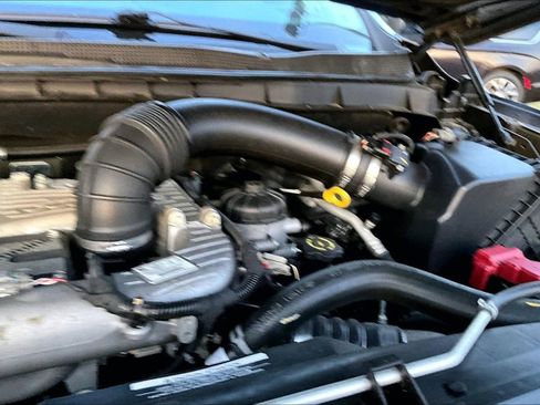 Used 2016 Nissan Titan SL image 29