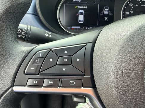 Used 2025 Nissan Versa SV FWD image 21