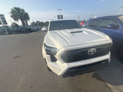 Used 2025 Toyota Tacoma TRD Sport RWD image 7