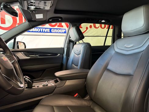 Used 2025 Cadillac XT6 Premium Luxury image 15