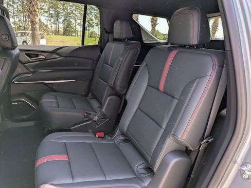 New 2026 Chevrolet Traverse RS image 15