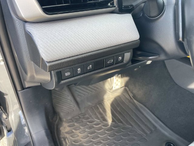 Used 2025 Toyota Camry SE AWD/4WD image 27
