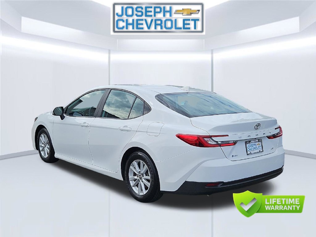 Used 2025 Toyota Camry LE FWD image 4