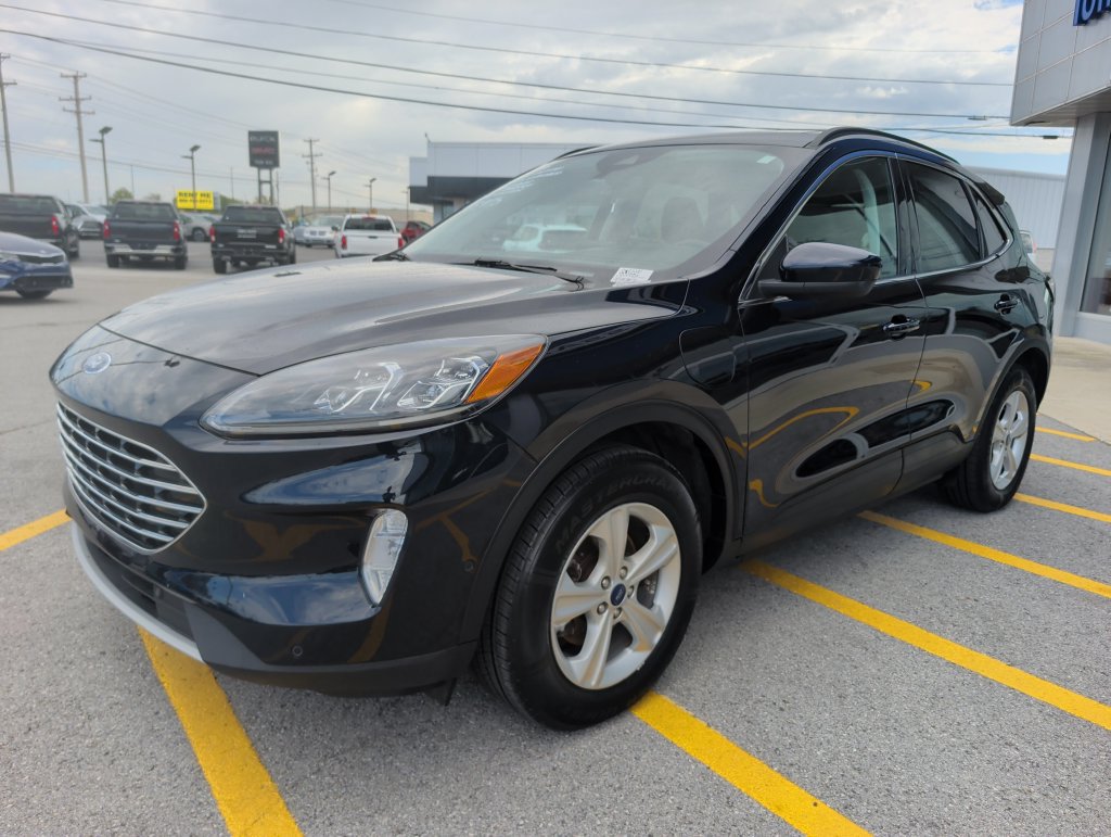 Used 2021 Ford Escape Titanium w/ Titanium Premium Package FWD image 3