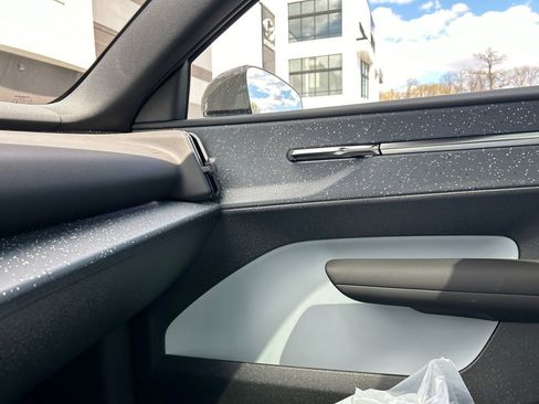 New 2026 Volvo EX30 Ultra w/ Protection Package Premier AWD/4WD image 18