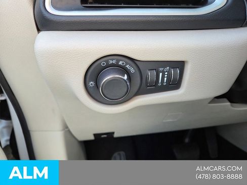 Used 2022 Chrysler Voyager LX FWD image 29