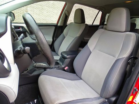 Used 2014 Toyota RAV4 XLE FWD image 11