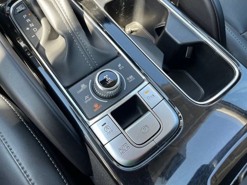 Used 2025 Kia Telluride S AWD/4WD image 21