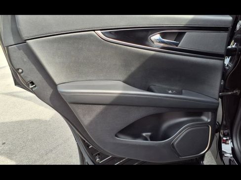 Used 2022 Lincoln Nautilus AWD w/ Premium Package image 14