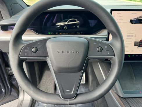 Used 2023 Tesla Model X AWD/4WD image 35