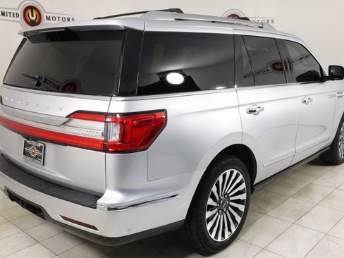 Used 2018 Lincoln Navigator Reserve w/ Technology Package AWD/4WD image 3