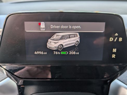 Used 2025 Volkswagen ID. Buzz Pro S Plus RWD image 32