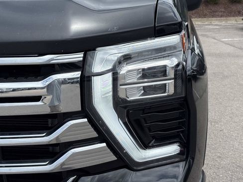 Used 2024 Chevrolet Silverado 2500 High Country w/ High Country Premium Package AWD/4WD image 12