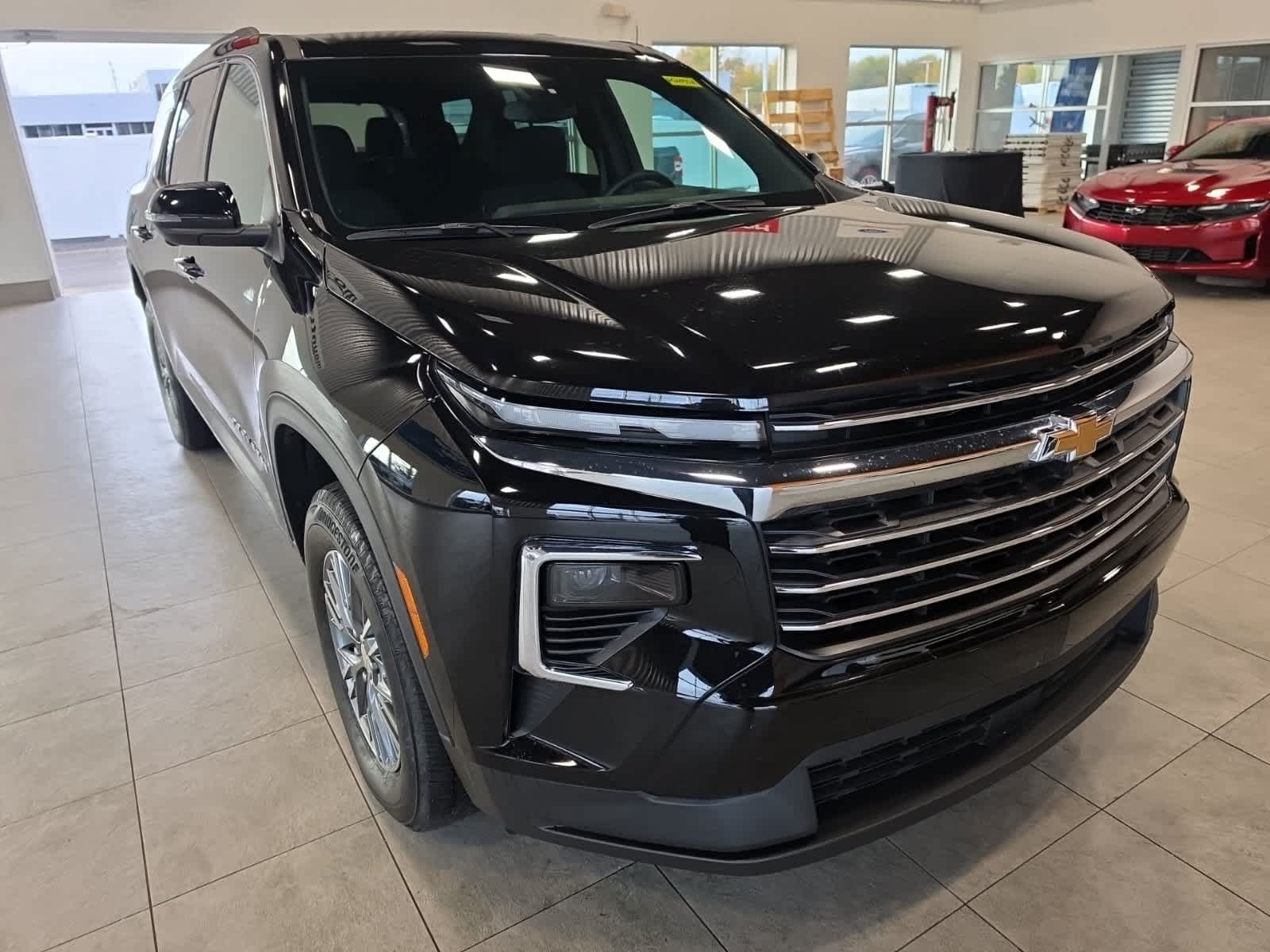 Used 2024 Chevrolet Traverse LT w/ LPO, Floor Liner Package FWD image 4