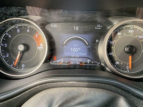 Used 2019 Jeep Cherokee Trailhawk w/ Cold Weather Group image 12