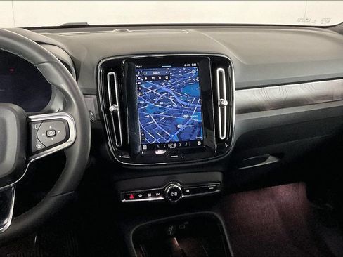Used 2023 Volvo XC40 Recharge Plus AWD/4WD image 5