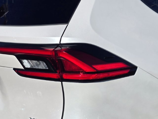 Used 2024 Toyota Grand Highlander AWD Hybrid image 30