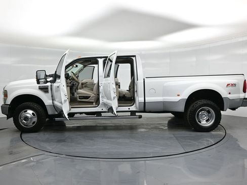 Used 2010 Ford F350 Lariat image 32