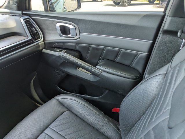 Used 2025 Kia Sorento SX Prestige AWD/4WD image 18