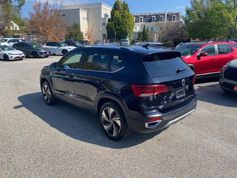 Used 2024 Volkswagen Taos SE image 6