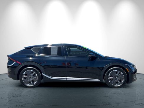 Used 2025 Kia EV6 Light RWD image 3