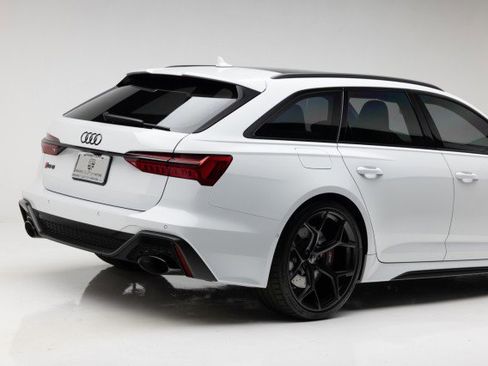 Used 2024 Audi RS 6 performance w/ Matte Carbon Package image 35