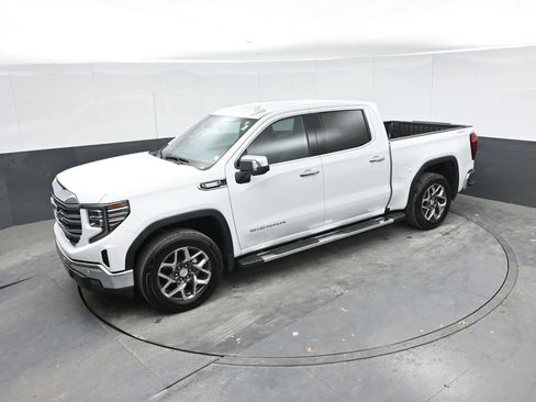 Used 2024 GMC Sierra 1500 SLT w/ SLT Premium Plus Package AWD/4WD image 30