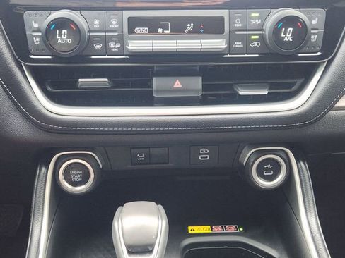 Used 2025 Toyota Grand Highlander FWD image 21