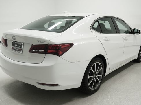 Used 2017 Acura TLX V6 w/ Technology Package FWD image 4