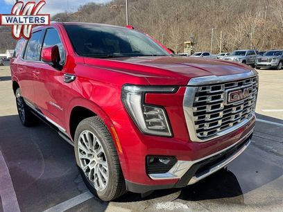 Used 2025 GMC Yukon Denali w/ Sun & Power Step Package