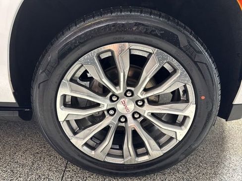 Used 2021 GMC Yukon XL Denali AWD/4WD image 32