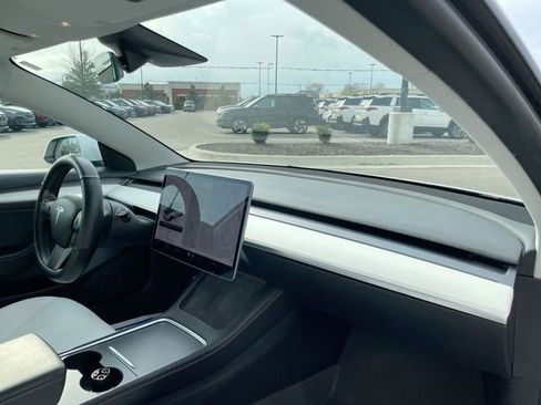 Used 2021 Tesla Model 3 Long Range image 17