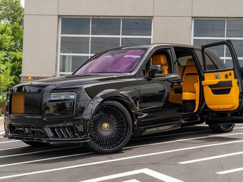Used 2025 Rolls-Royce Cullinan AWD/4WD image 2