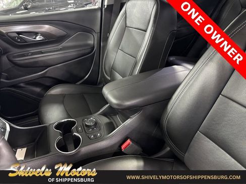 Used 2022 GMC Terrain SLT w/ Tech Package image 21