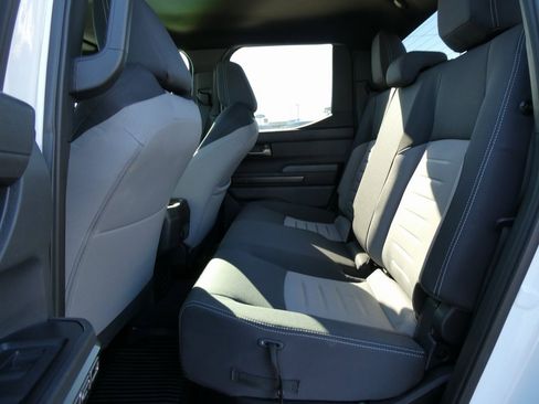 Used 2025 Toyota Tacoma TRD Sport image 18