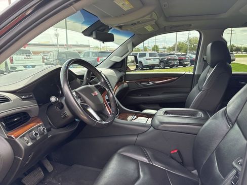 Used 2019 Cadillac Escalade Premium Luxury AWD/4WD image 5