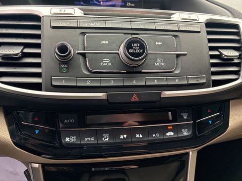 Used 2017 Honda Accord LX image 19