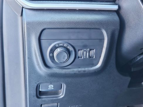 Used 2023 Jeep Grand Cherokee Altitude image 20