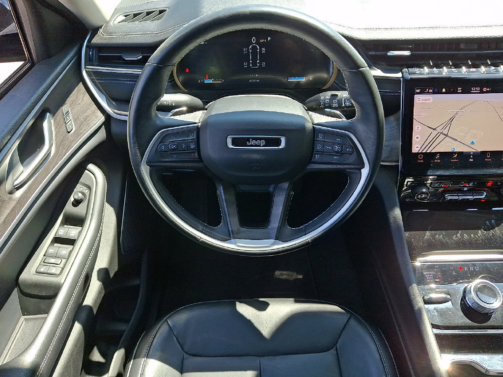 Used 2021 Jeep Grand Cherokee L Limited AWD/4WD image 2