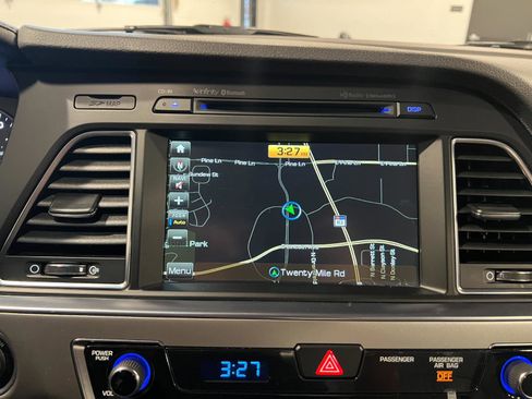 Used 2015 Hyundai Sonata Limited w/ Option Group 05 image 17